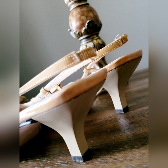 Neiman Marcus Luxury Kitten Heel Genuine Buttery Leather Slingback Shoes TanUS 9 - Picture 6 of 16